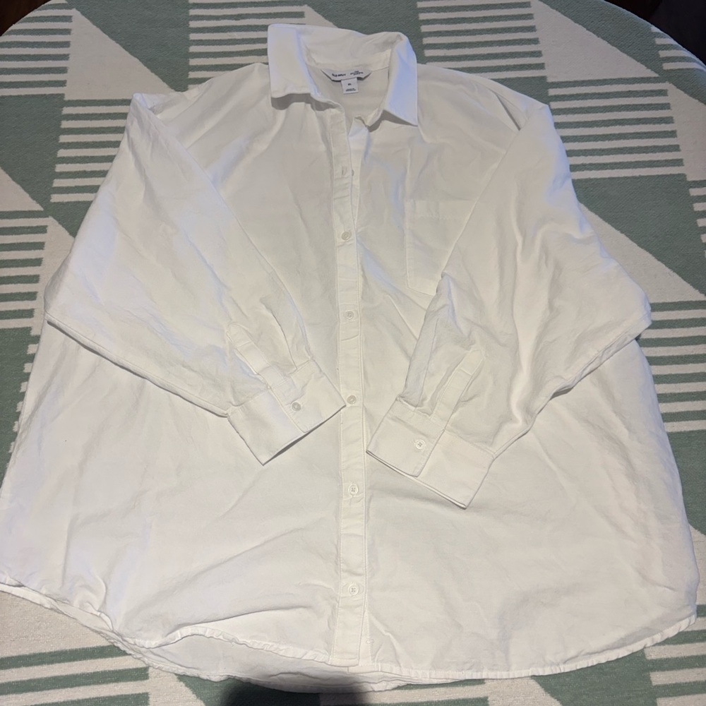 Old Navy Women’s White Casual Button Down Shirt